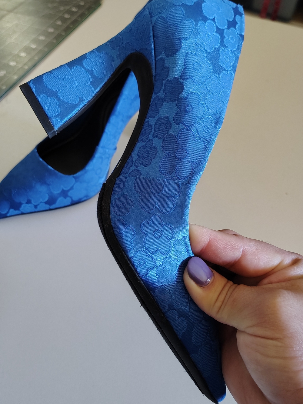 Gianni Bini Blue Floral Satin Pointed Toe Pumps